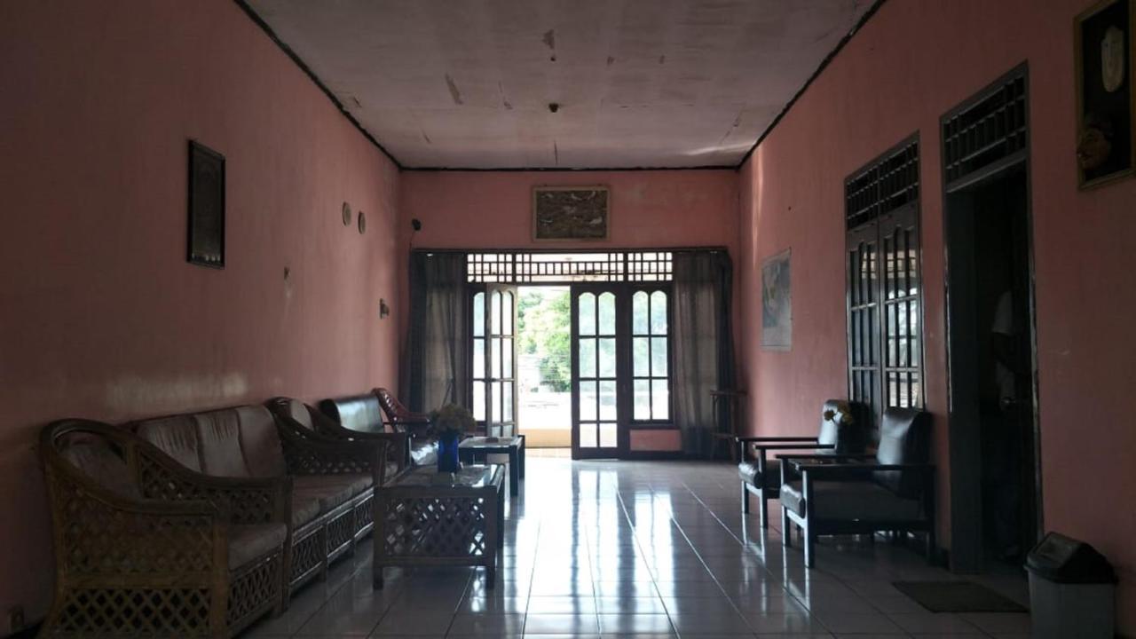 Spot On 2969 Hotel Citra Ayu Labuhan Exterior foto
